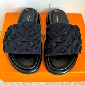Louis Vuitton Pool Pillow Flat Comfort Mule, Size 40